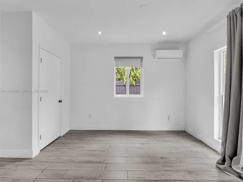 420 NE 90th Street El Portal FL 33138