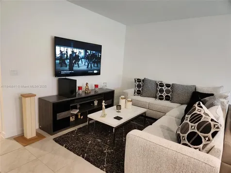 880 NW 3rd Way Pompano Beach FL 33060