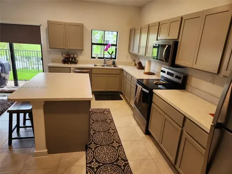 880 NW 3rd Way Pompano Beach FL 33060