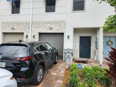 880 NW 3rd Way Pompano Beach FL 33060