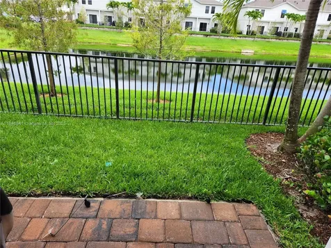880 NW 3rd Way Pompano Beach FL 33060