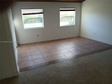 8621 SW 16th Terrace Miami FL 33155