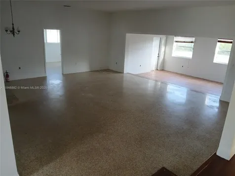 8621 SW 16th Terrace Miami FL 33155