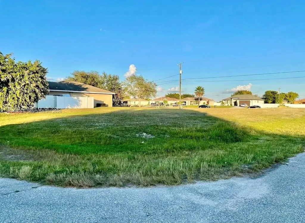 2117 NE 9th Place Cape Coral FL 33909