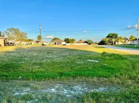 2117 NE 9th Place Cape Coral FL 33909