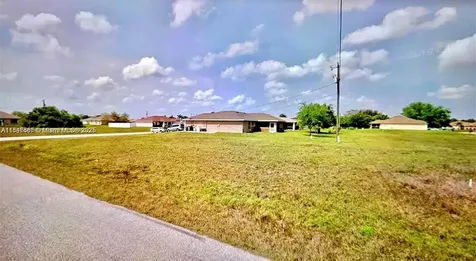 2117 NE 9th Place Cape Coral FL 33909