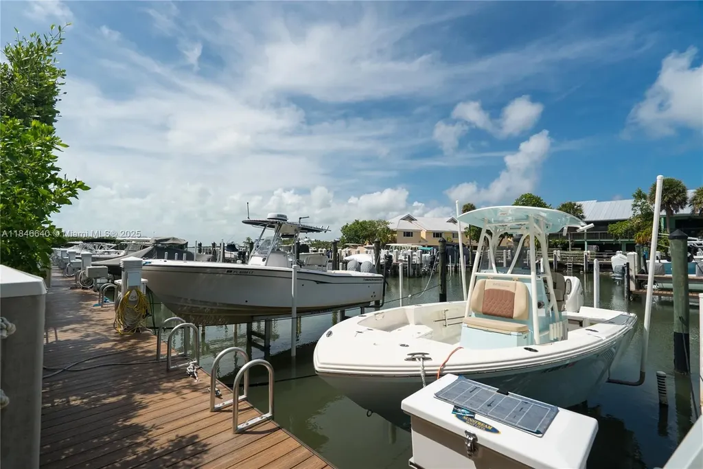 9812 Windward Avenue Key Largo FL 33037