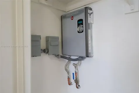 1021 W 33rd Street Riviera Beach FL 33404