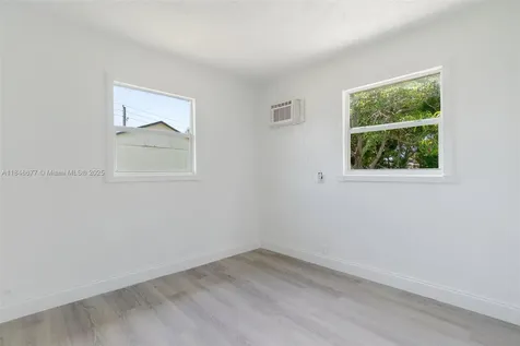 1021 W 33rd Street Riviera Beach FL 33404