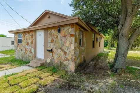 1021 W 33rd Street Riviera Beach FL 33404