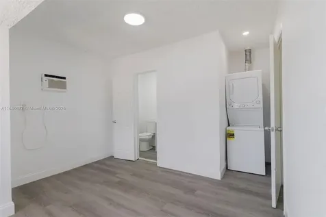 1021 W 33rd Street Riviera Beach FL 33404