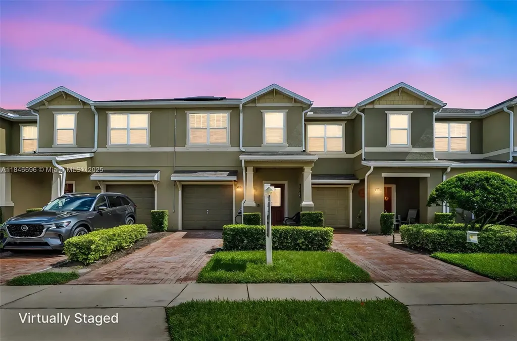 1367 Honey Blossom Orlando FL 32824