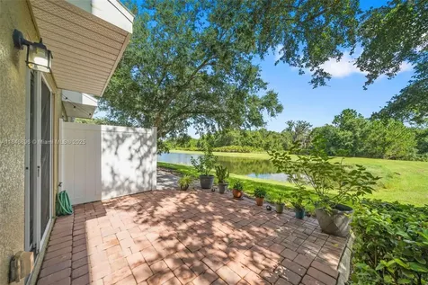 1367 Honey Blossom Orlando FL 32824
