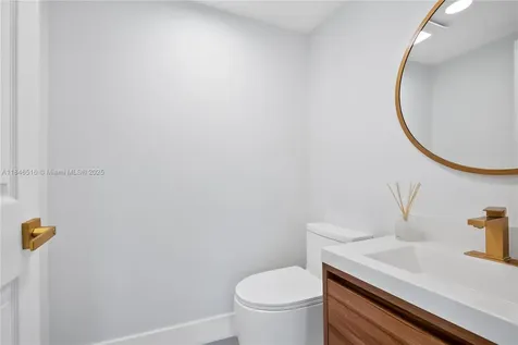 3095 NE 208th Terrace Aventura FL 33180