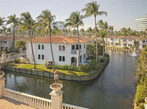 3095 NE 208th Terrace Aventura FL 33180