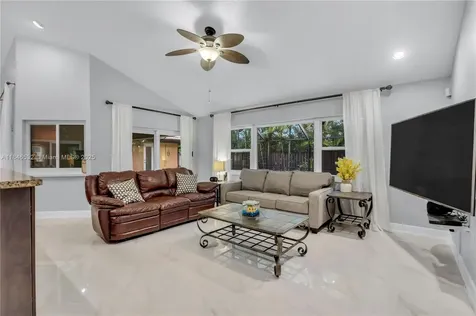 663 NW 107th Lane Coral Springs FL 33071