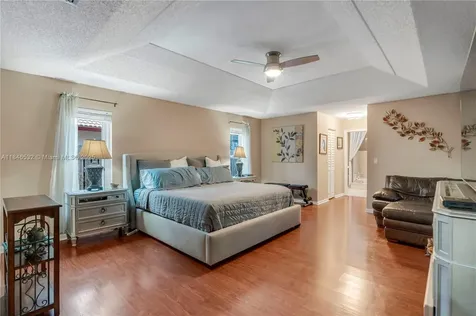 663 NW 107th Lane Coral Springs FL 33071