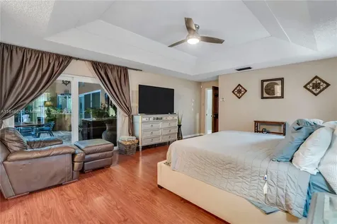 663 NW 107th Lane Coral Springs FL 33071