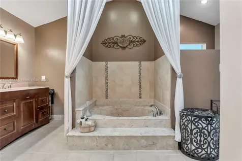 663 NW 107th Lane Coral Springs FL 33071