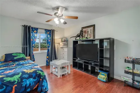 663 NW 107th Lane Coral Springs FL 33071