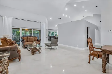 663 NW 107th Lane Coral Springs FL 33071
