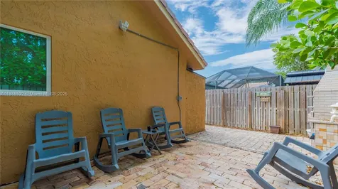 663 NW 107th Lane Coral Springs FL 33071
