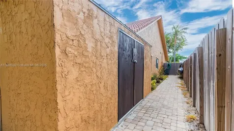 663 NW 107th Lane Coral Springs FL 33071