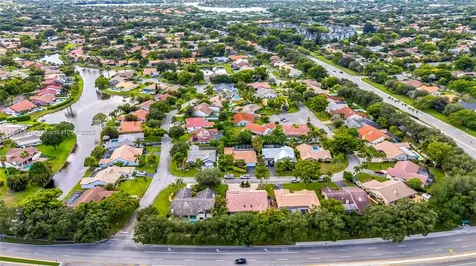 663 NW 107th Lane Coral Springs FL 33071