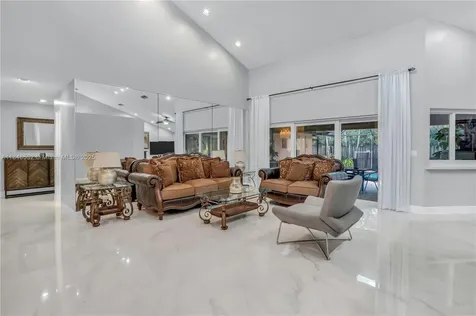 663 NW 107th Lane Coral Springs FL 33071