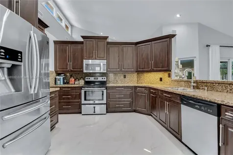 663 NW 107th Lane Coral Springs FL 33071