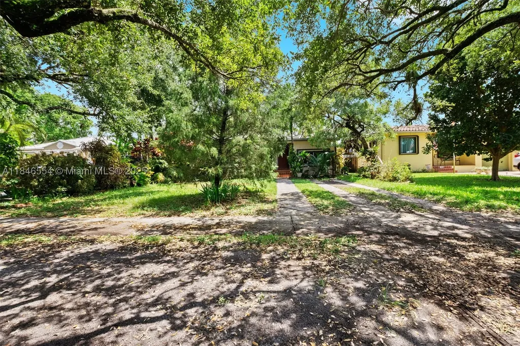 156 Glendale Drive Miami Springs FL 33166