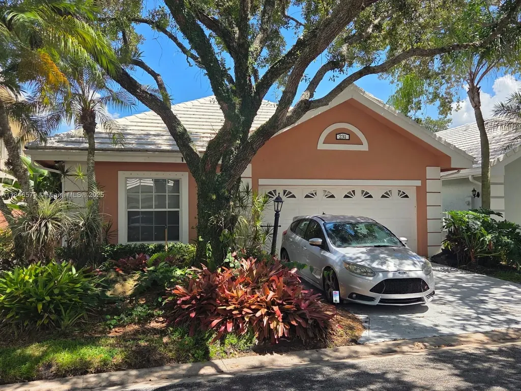 231 W Canterbury Drive W Palm Beach Gardens FL 33418