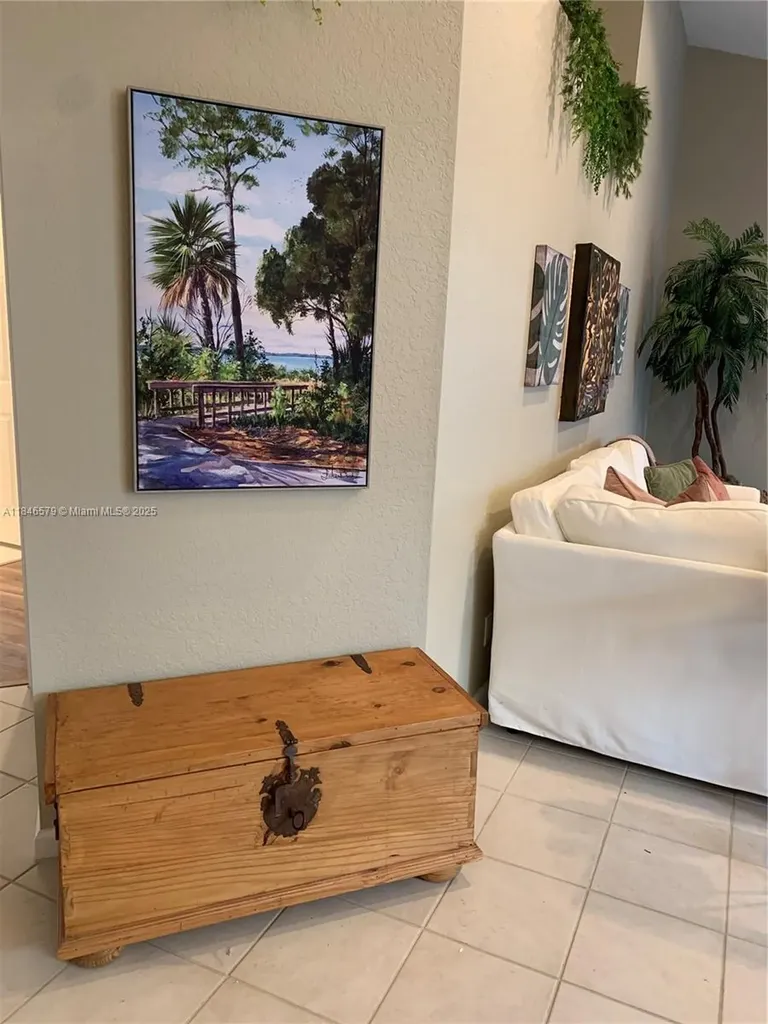 231 W Canterbury Drive W Palm Beach Gardens FL 33418