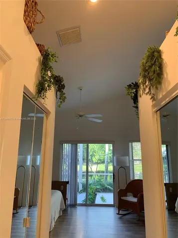 231 W Canterbury Drive W Palm Beach Gardens FL 33418