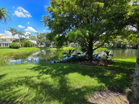 231 W Canterbury Drive W Palm Beach Gardens FL 33418