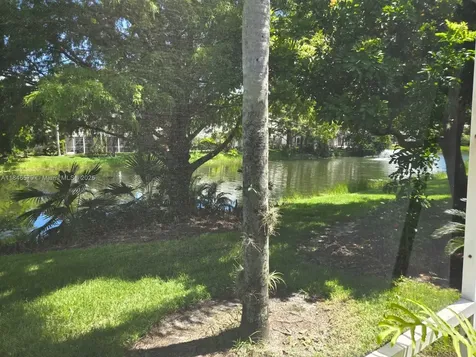 231 W Canterbury Drive W Palm Beach Gardens FL 33418