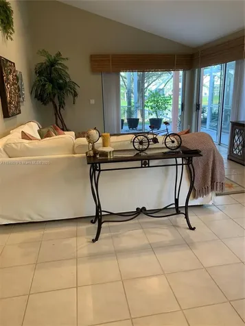 231 W Canterbury Drive W Palm Beach Gardens FL 33418