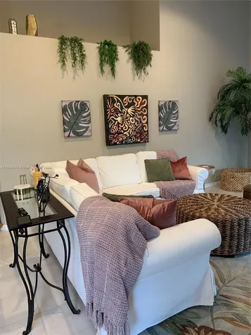 231 W Canterbury Drive W Palm Beach Gardens FL 33418