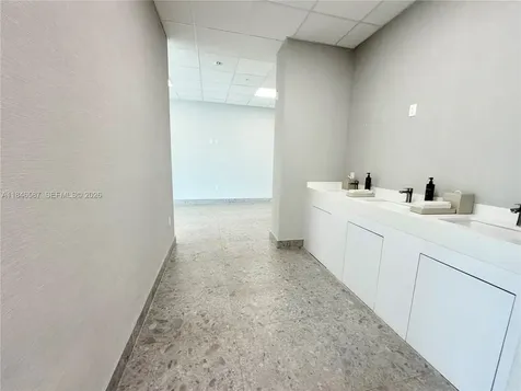 2820 NE 214th Street Aventura FL 33180