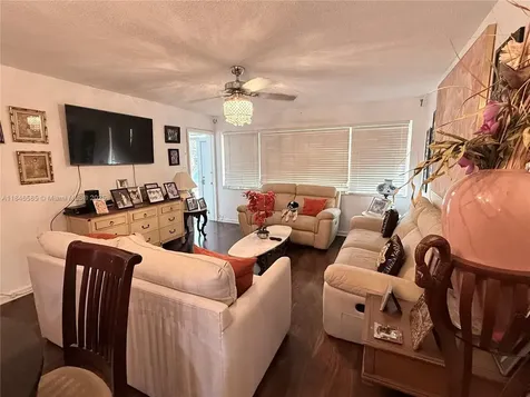 215 SE 3rd Avenue Hallandale Beach FL 33009