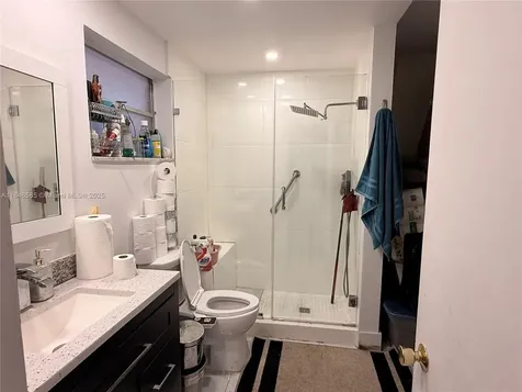215 SE 3rd Avenue Hallandale Beach FL 33009