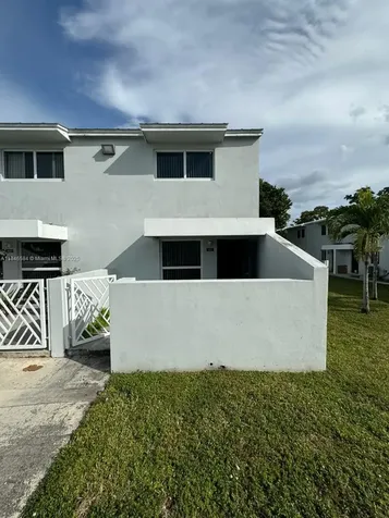483 NW 19th Street Miami FL 33136