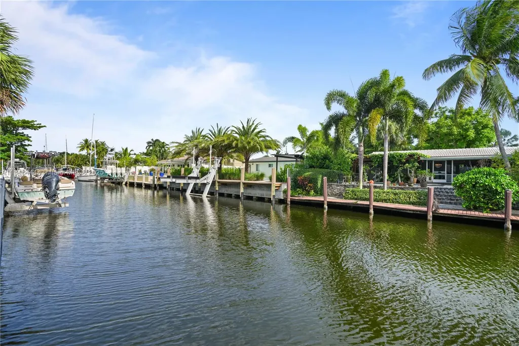 1724 SW 5th Street Fort Lauderdale FL 33312