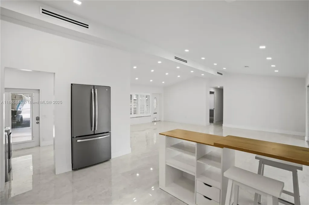 1724 SW 5th Street Fort Lauderdale FL 33312