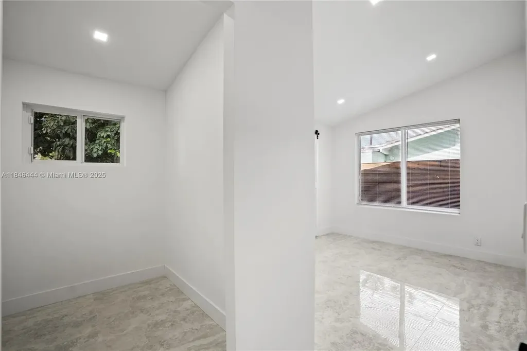 1724 SW 5th Street Fort Lauderdale FL 33312