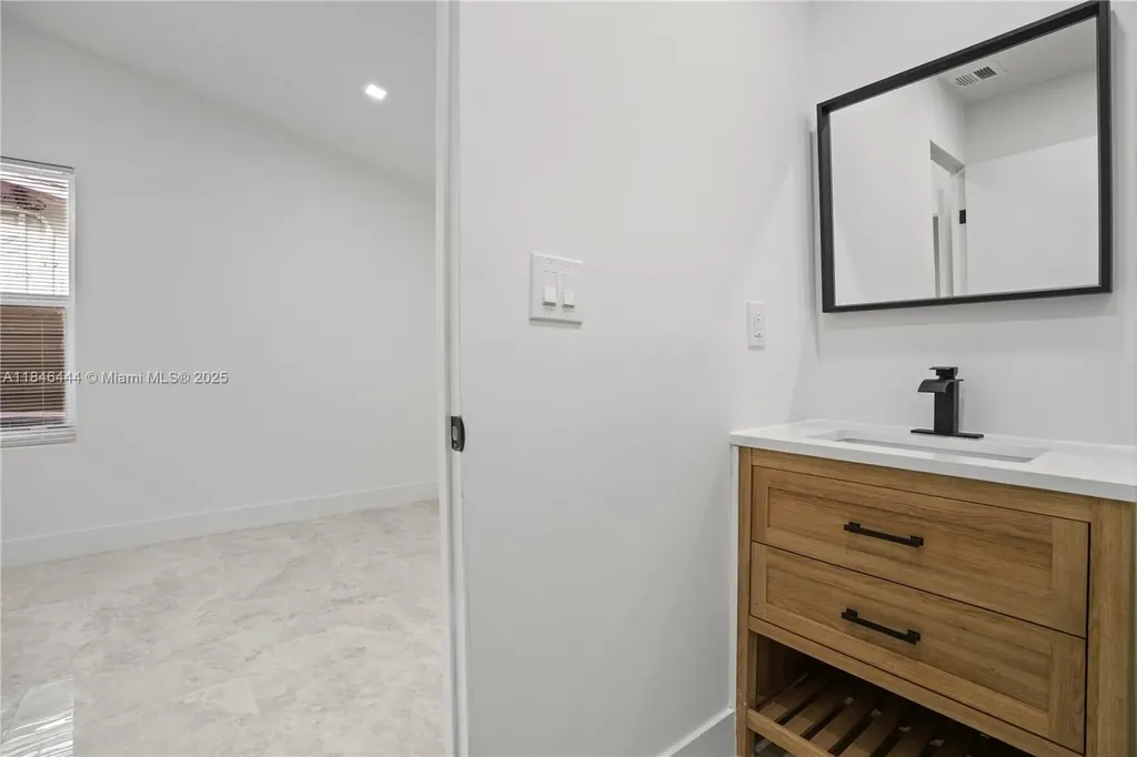 1724 SW 5th Street Fort Lauderdale FL 33312