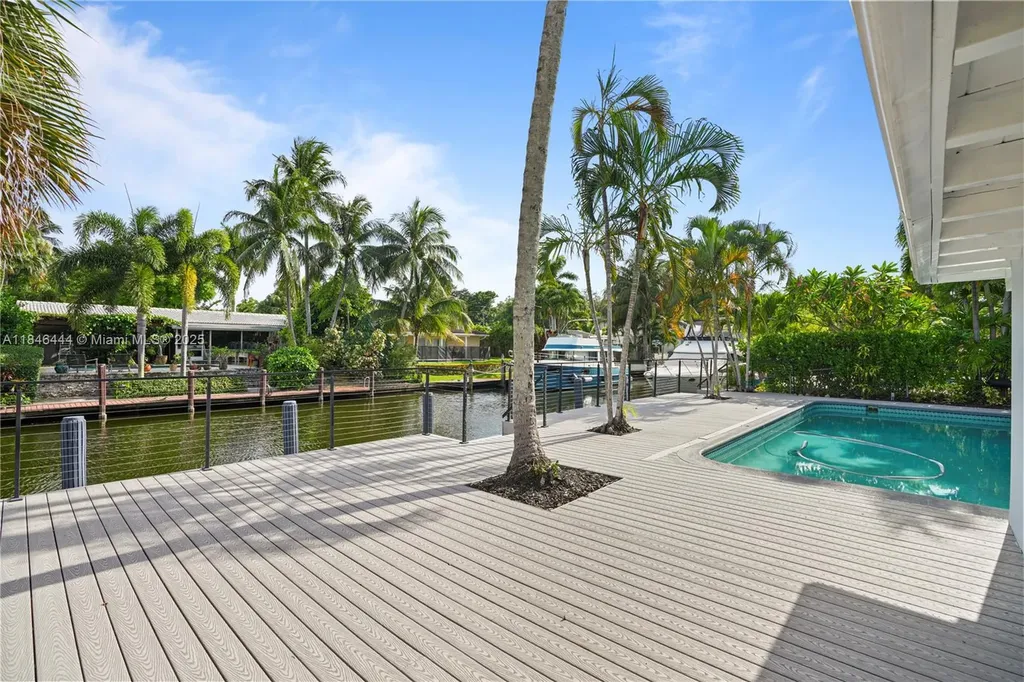 1724 SW 5th Street Fort Lauderdale FL 33312