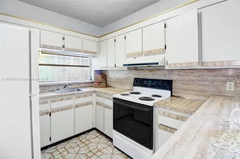 3600 NW 19th Terrace Miami FL 33125