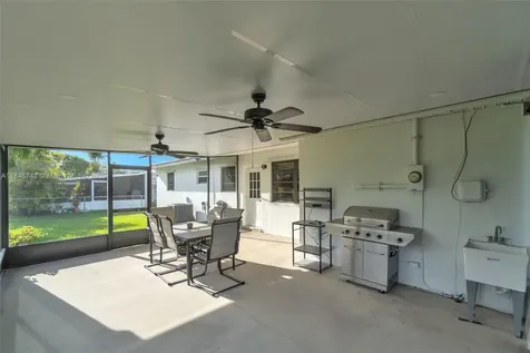 1425 NW 9th Street Homestead FL 33030
