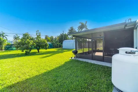 1425 NW 9th Street Homestead FL 33030